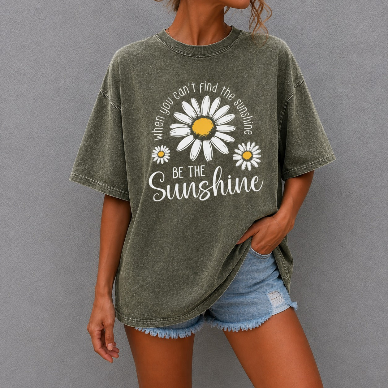 T-Shirt Katherine™ in Cotton with Daisy Graphic, Vintage Wash and Crew Neck