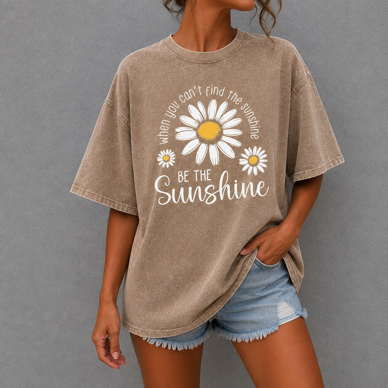 T-Shirt Katherine™ in Cotton with Daisy Graphic, Vintage Wash and Crew Neck