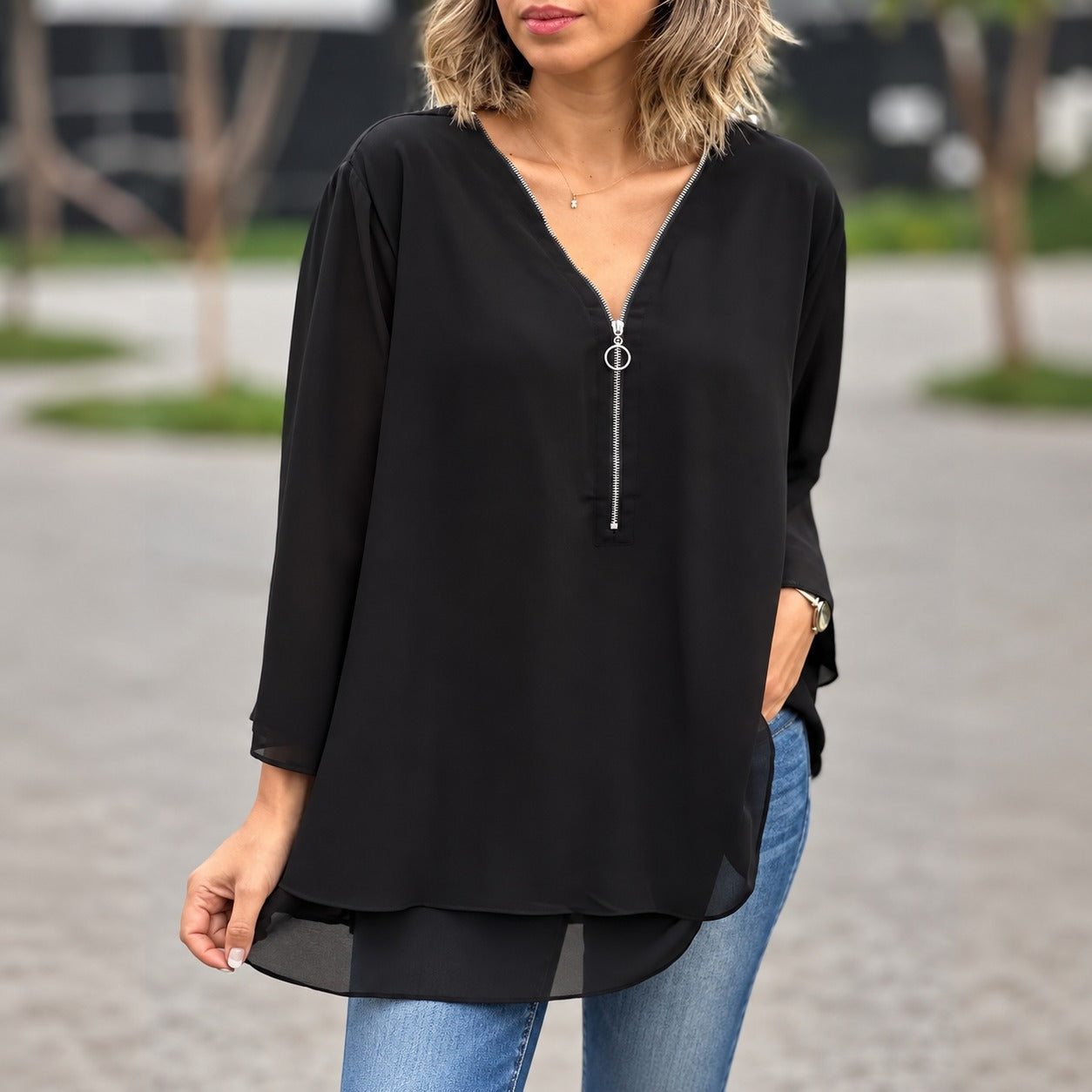 Blouse Ainsley™ with Front Zipper, Relaxed Fit and Layered Hem