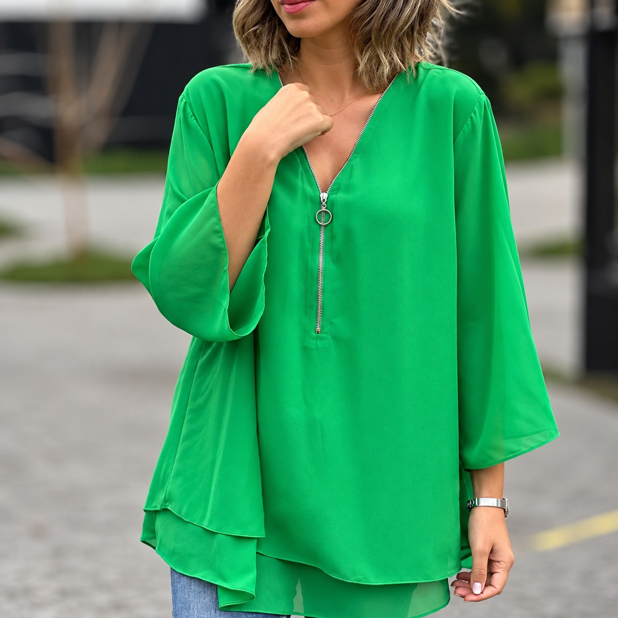 Blouse Ainsley™ with Front Zipper, Relaxed Fit and Layered Hem