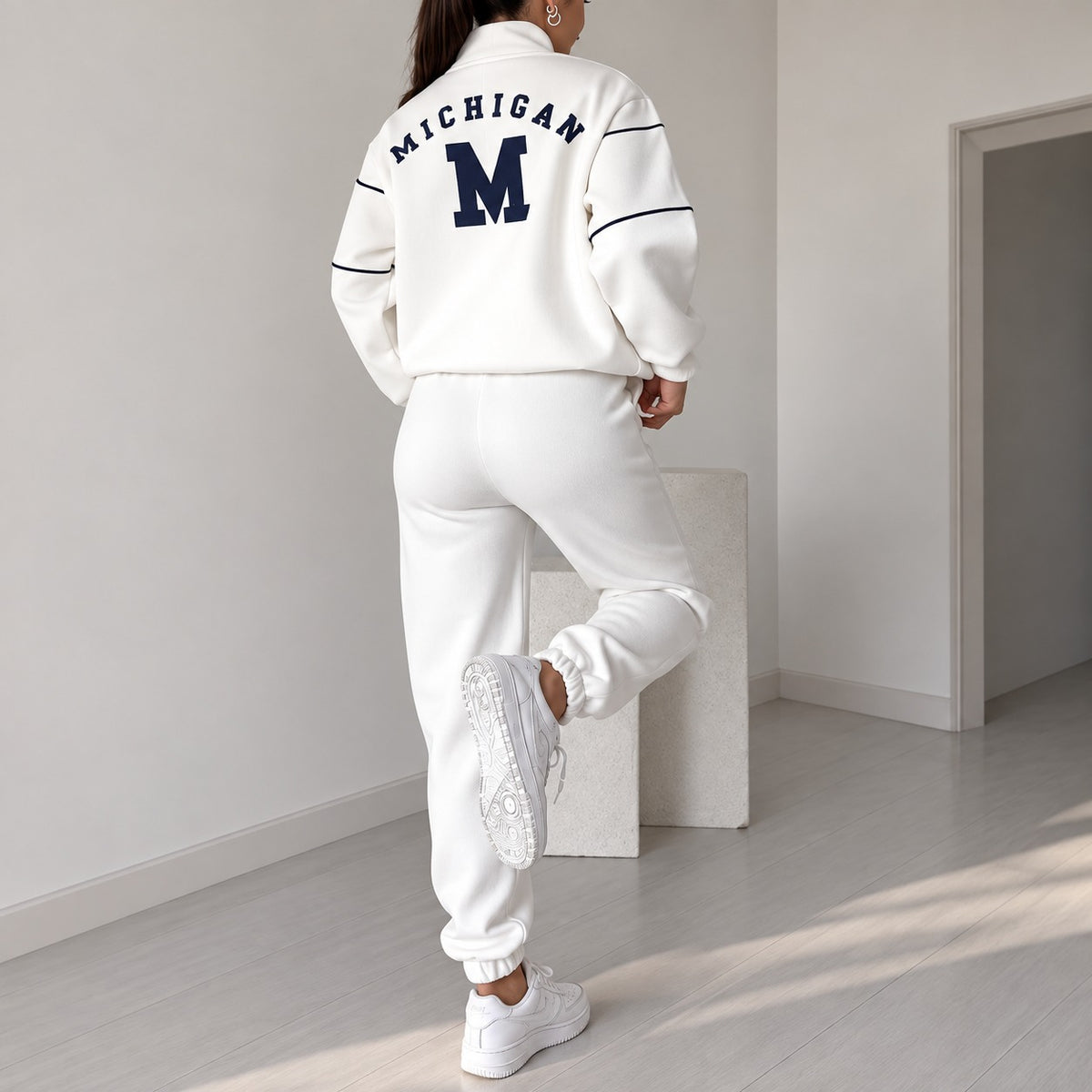 Women’s Michigan™ Set with High-Neck College Sweatshirt and Elastic-Waist Joggers