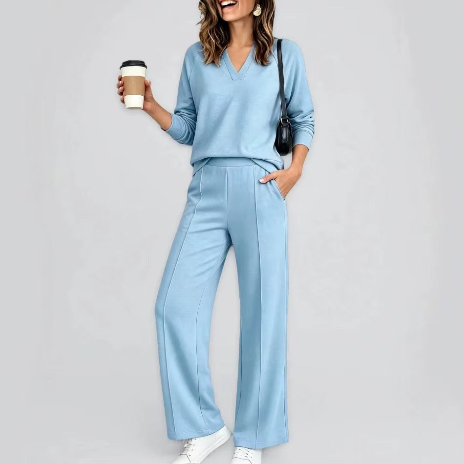 Two-Piece Set Daisy™ with a V-Neck Long-Sleeve Top and Wide-Leg Pants