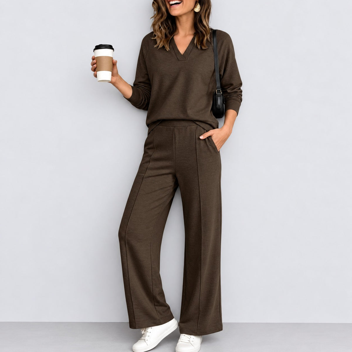 Two-Piece Set Daisy™ with a V-Neck Long-Sleeve Top and Wide-Leg Pants
