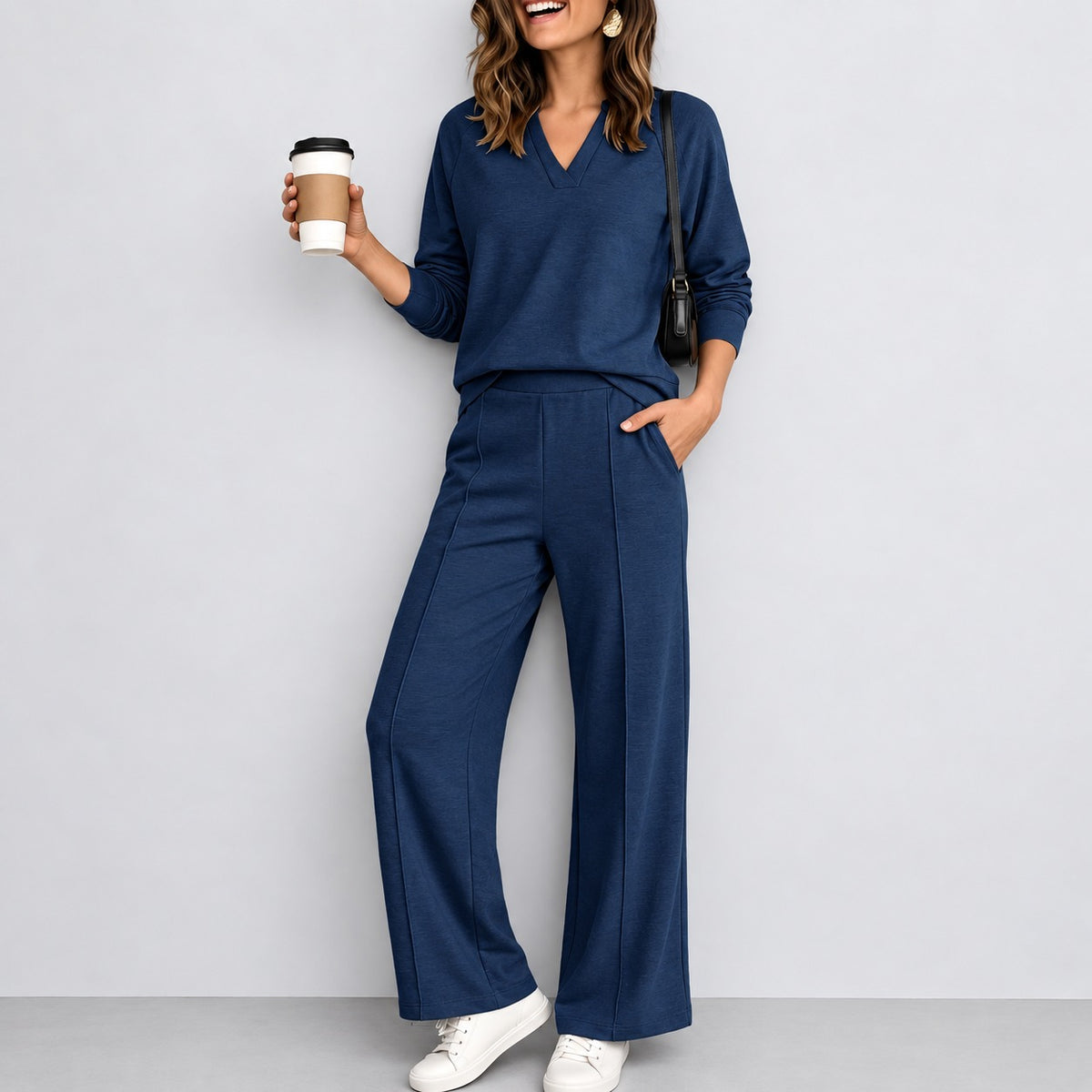 Two-Piece Set Daisy™ with a V-Neck Long-Sleeve Top and Wide-Leg Pants