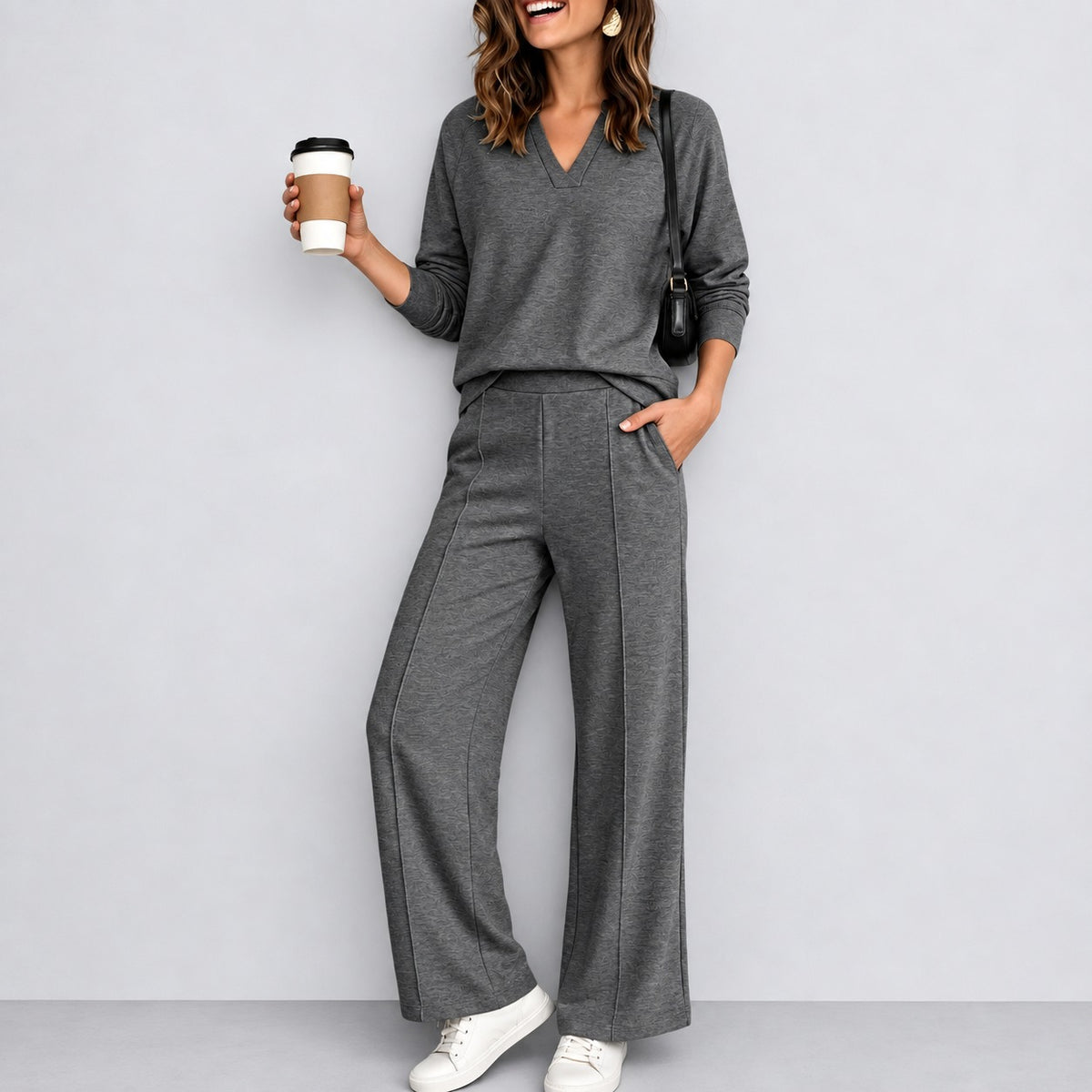 Two-Piece Set Daisy™ with a V-Neck Long-Sleeve Top and Wide-Leg Pants