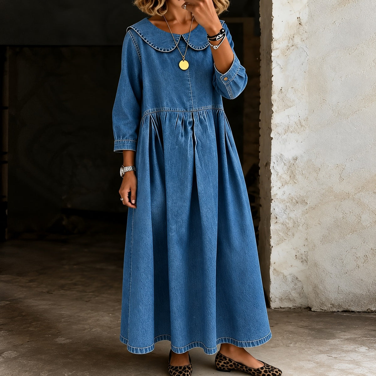 Dress Maisie™ with Peter Pan Collar and Flowy Skirt